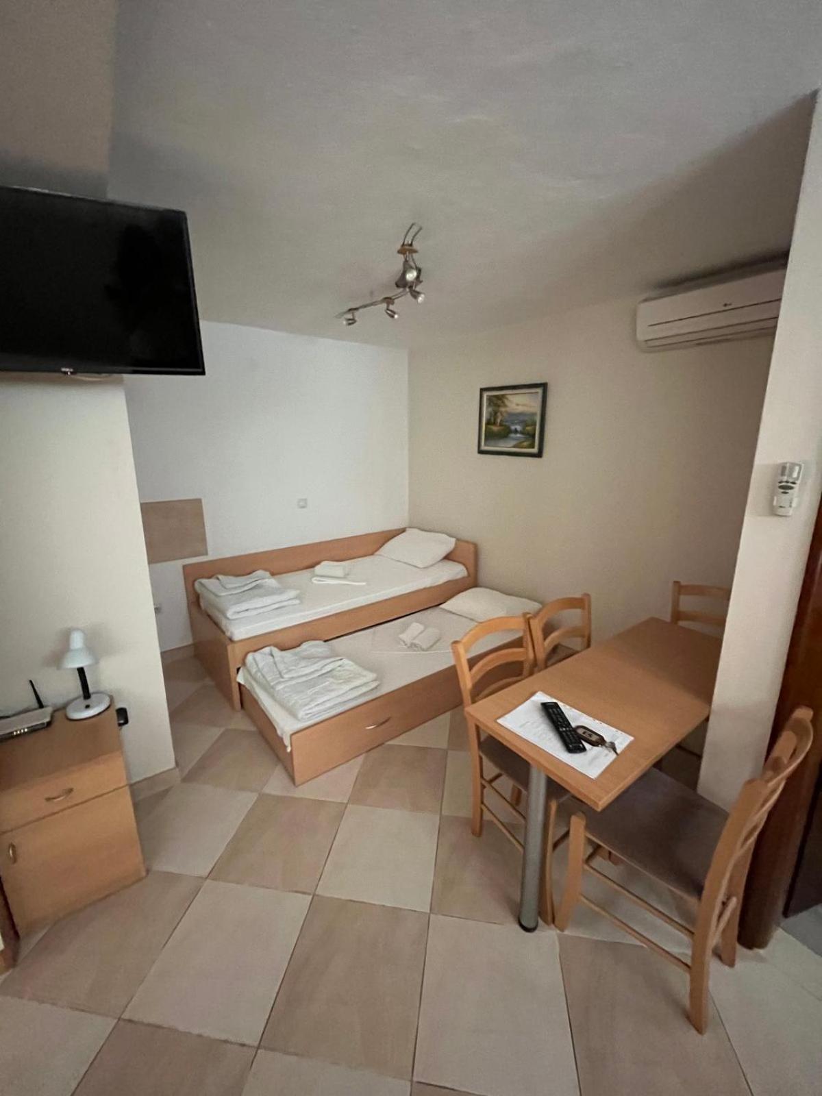 Apartments Srzentic Petrovac Exterior foto